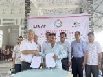 Vietnam - Korea Industrial Technology Incubator signed a cooperation agreement to support New Green Farm Cooperative in agricultural mechanization